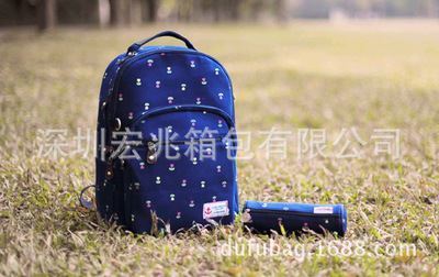 深圳宏兆箱包 工厂直销定制双肩休闲背包，时尚小清新引领青春潮流